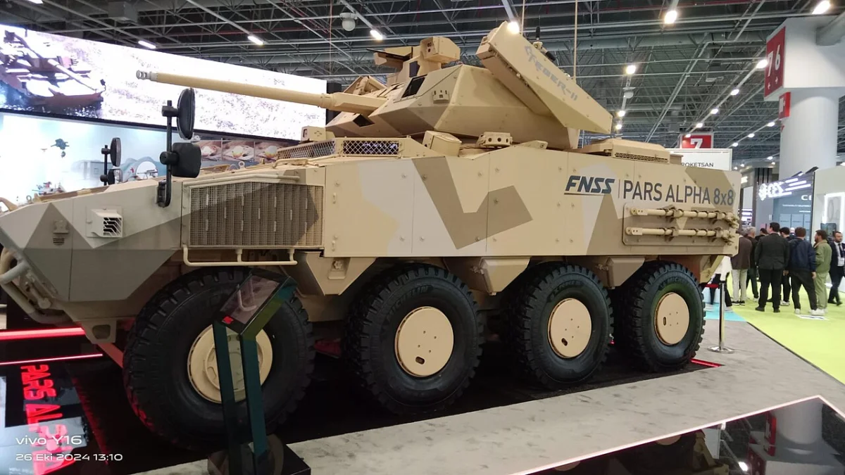 NSN 2530-15-582-9102: Iveco LMV Lince 4x4 Tactical Vehicle 325/85 R16 Runflat Specifications