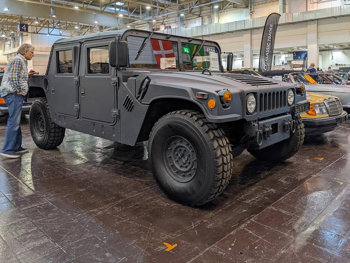 NSN 2530-01-591-8293: Airport Crash Fire Rescue Vehicle High-Payload Runflat 24R21 Heavy Runflat Specifications