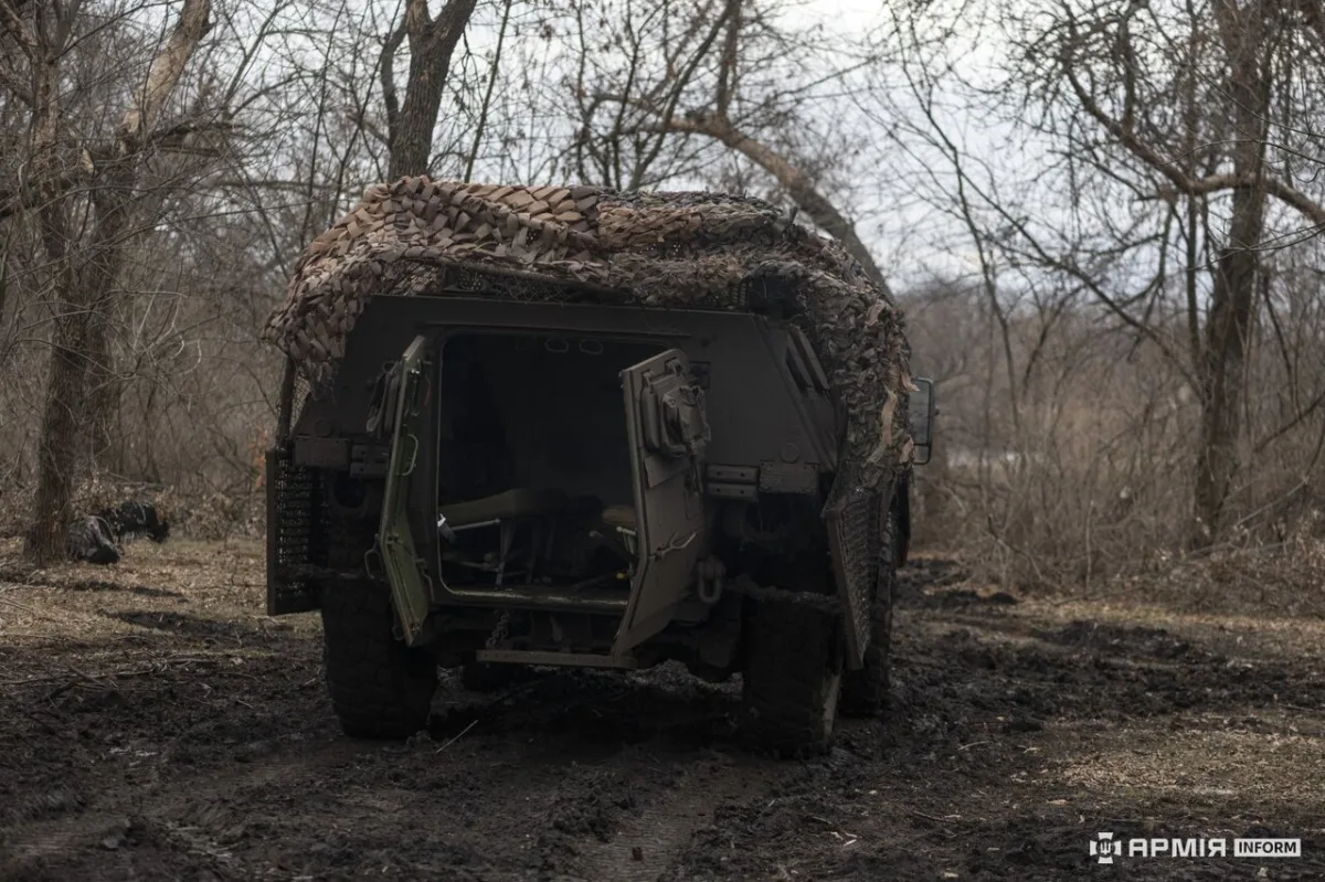 Advanced Military Runflat Systems: Multi-Terrain Survivability and Combat Wheel Dynamics