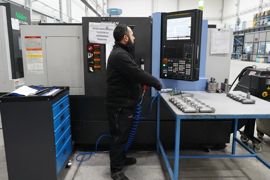 DOOSAN PUMA GT2100 10 INCH LATHE