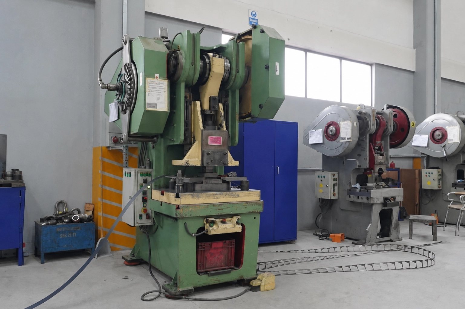 MAKINA 80 TON ECCENTRIC PRESS